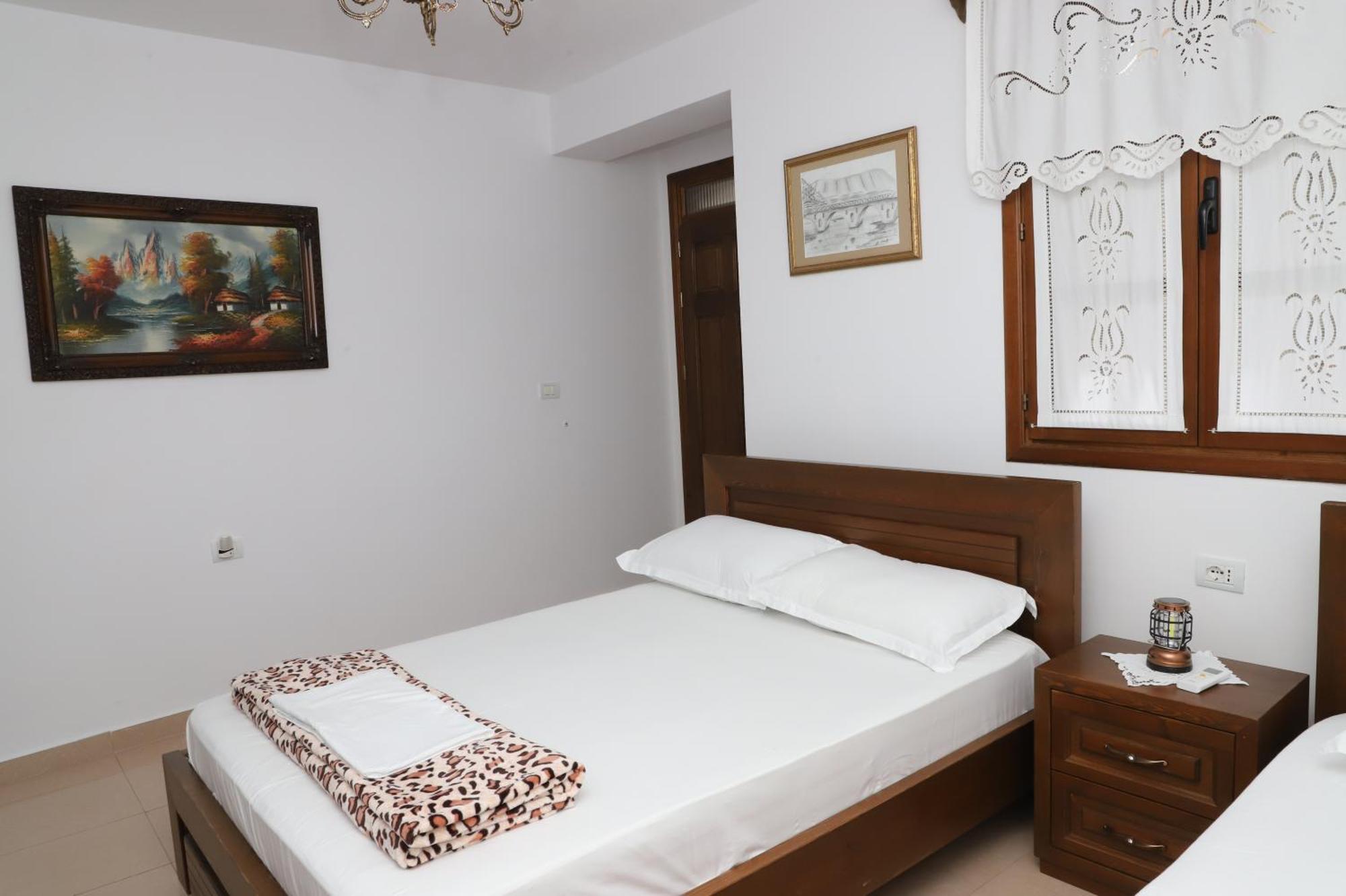 Apartment Altin In Old Town Berati Exterior foto