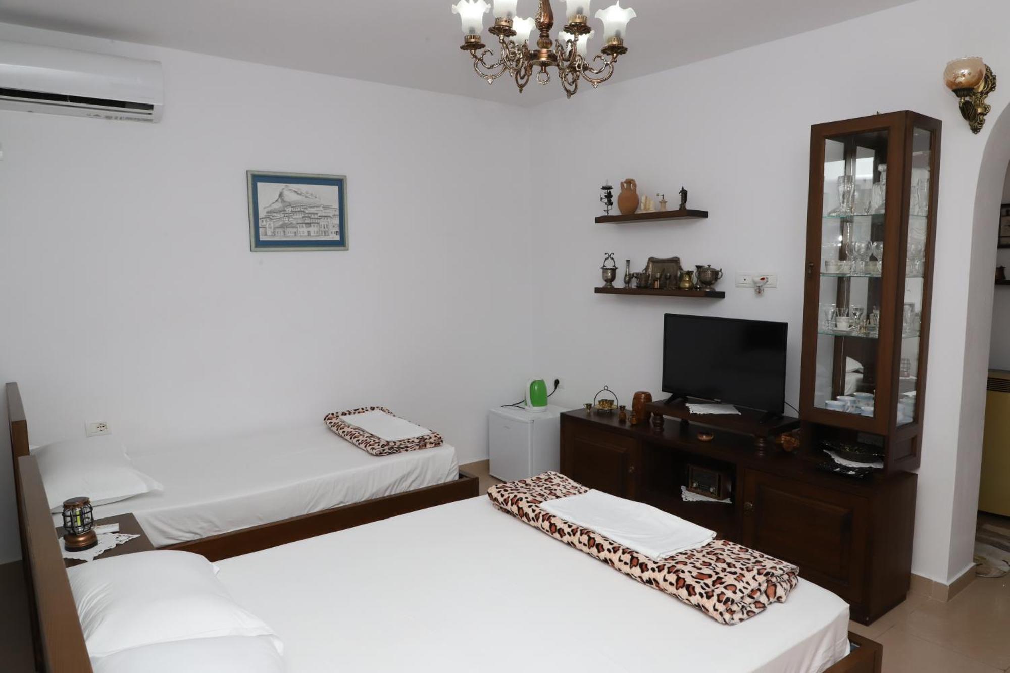 Apartment Altin In Old Town Berati Exterior foto