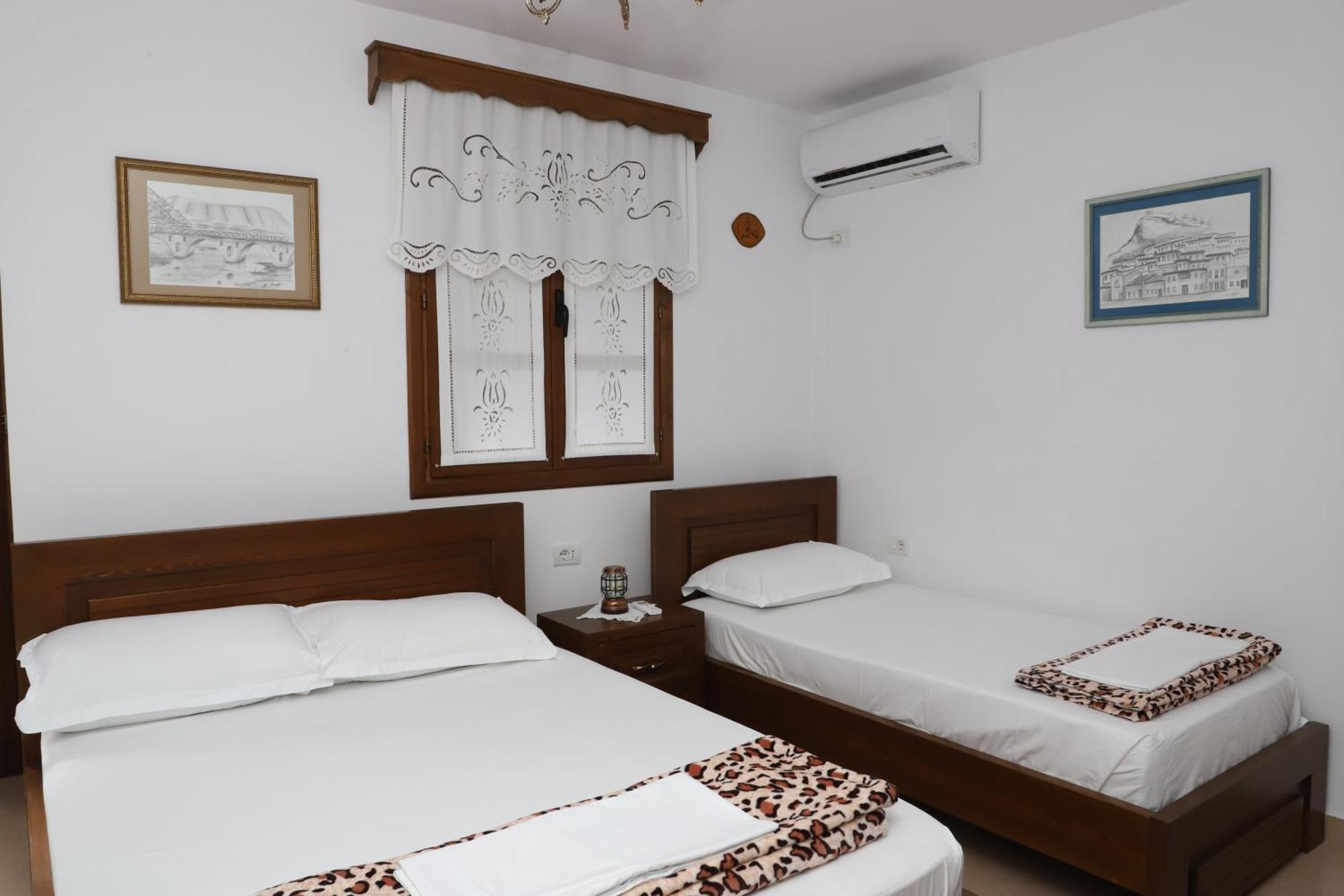 Apartment Altin In Old Town Berati Exterior foto