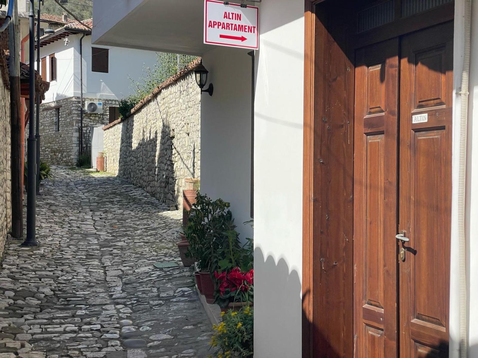 Apartment Altin In Old Town Berati Exterior foto