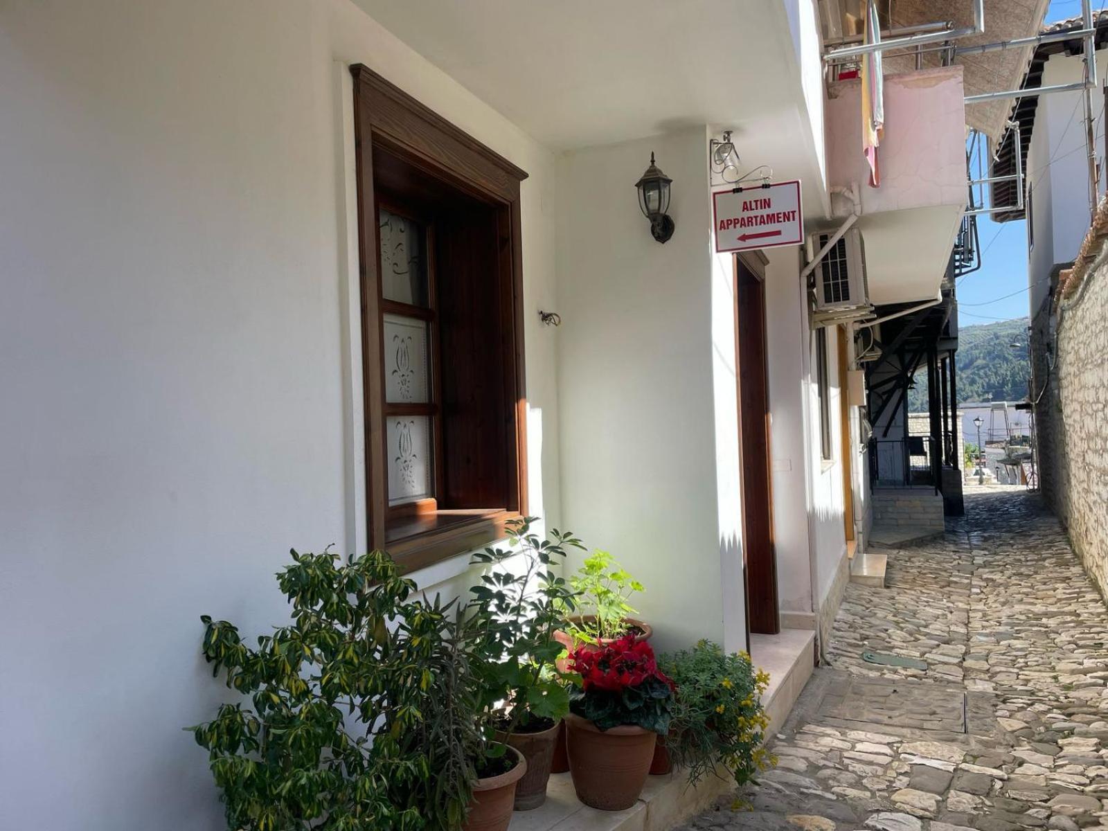 Apartment Altin In Old Town Berati Exterior foto